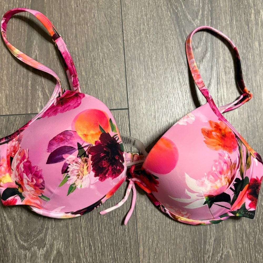 Victoria's Secret peaches Bikini Top
